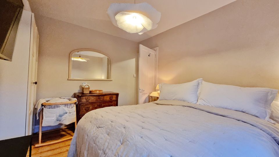 A bedroom at 5 Parnell Avenue, Harold's Cross, Dublin 6